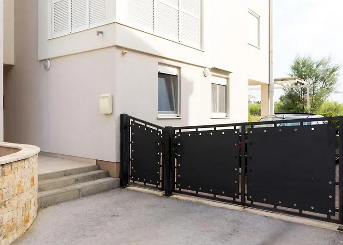 Family Friendly With A Swimming Pool Sabunike, Zadar - 18841 * بريفلاكا